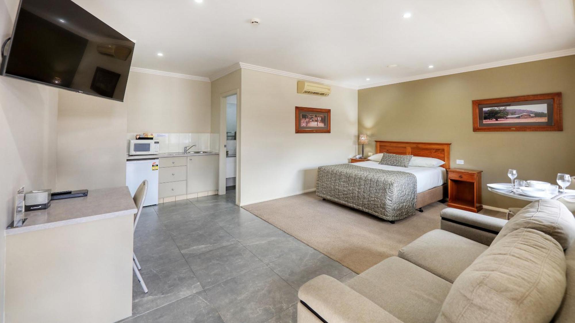 The Saltbush Motor Inn Hay Εξωτερικό φωτογραφία