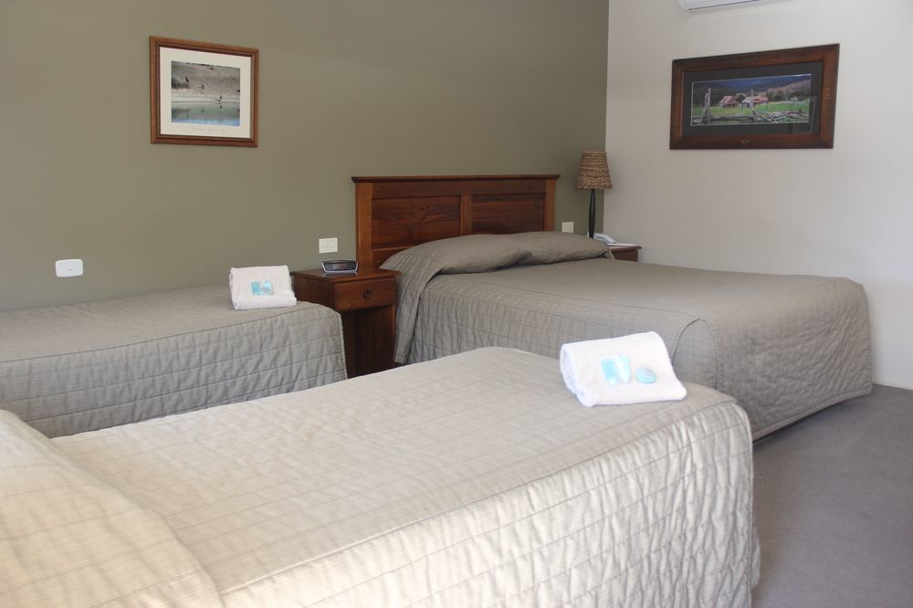 The Saltbush Motor Inn Hay Εξωτερικό φωτογραφία